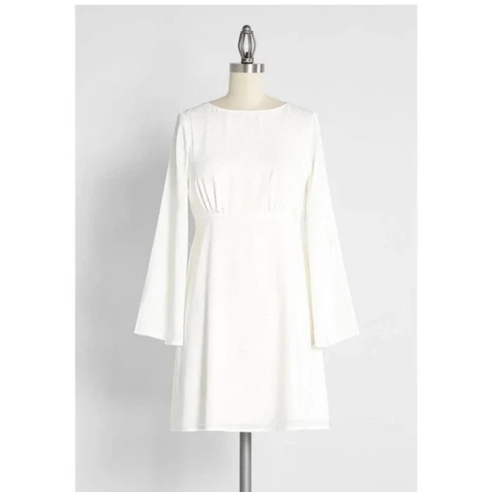 NWT Modcloth Lily White Loveliness Babydoll Dress Jacquard Bell Sleeves